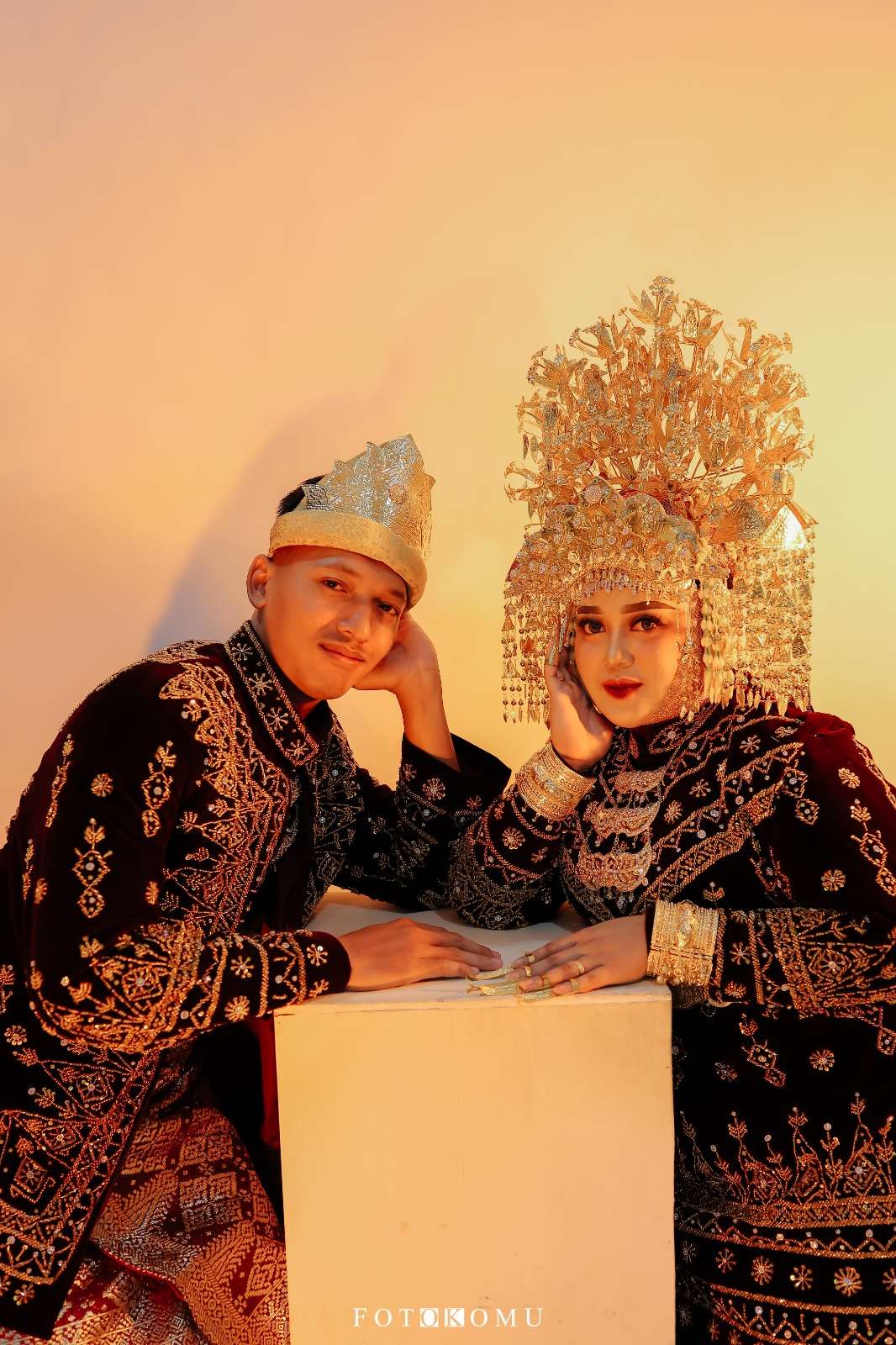 Bella & Crismon260126