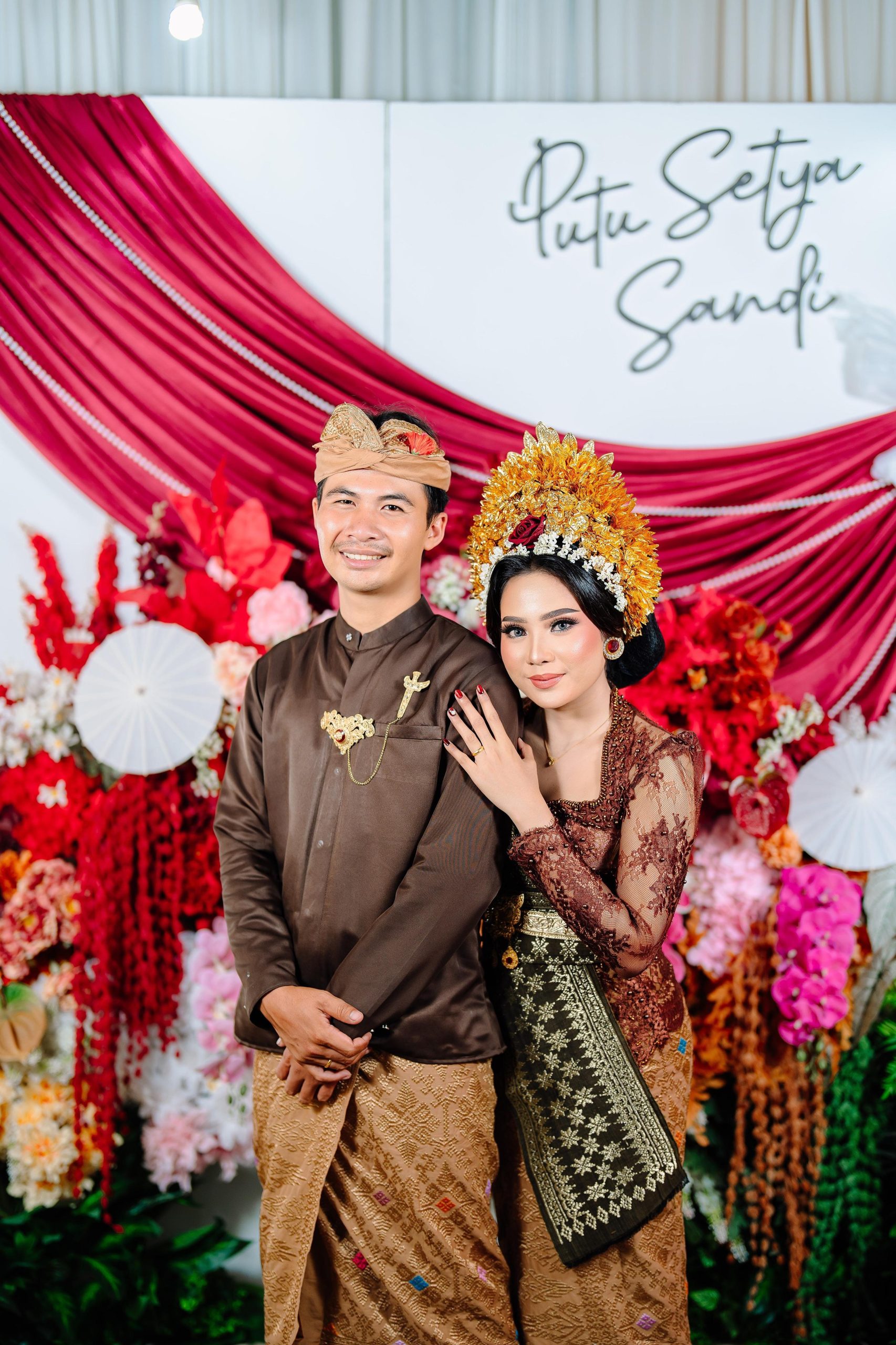 Tya & Sandi281225