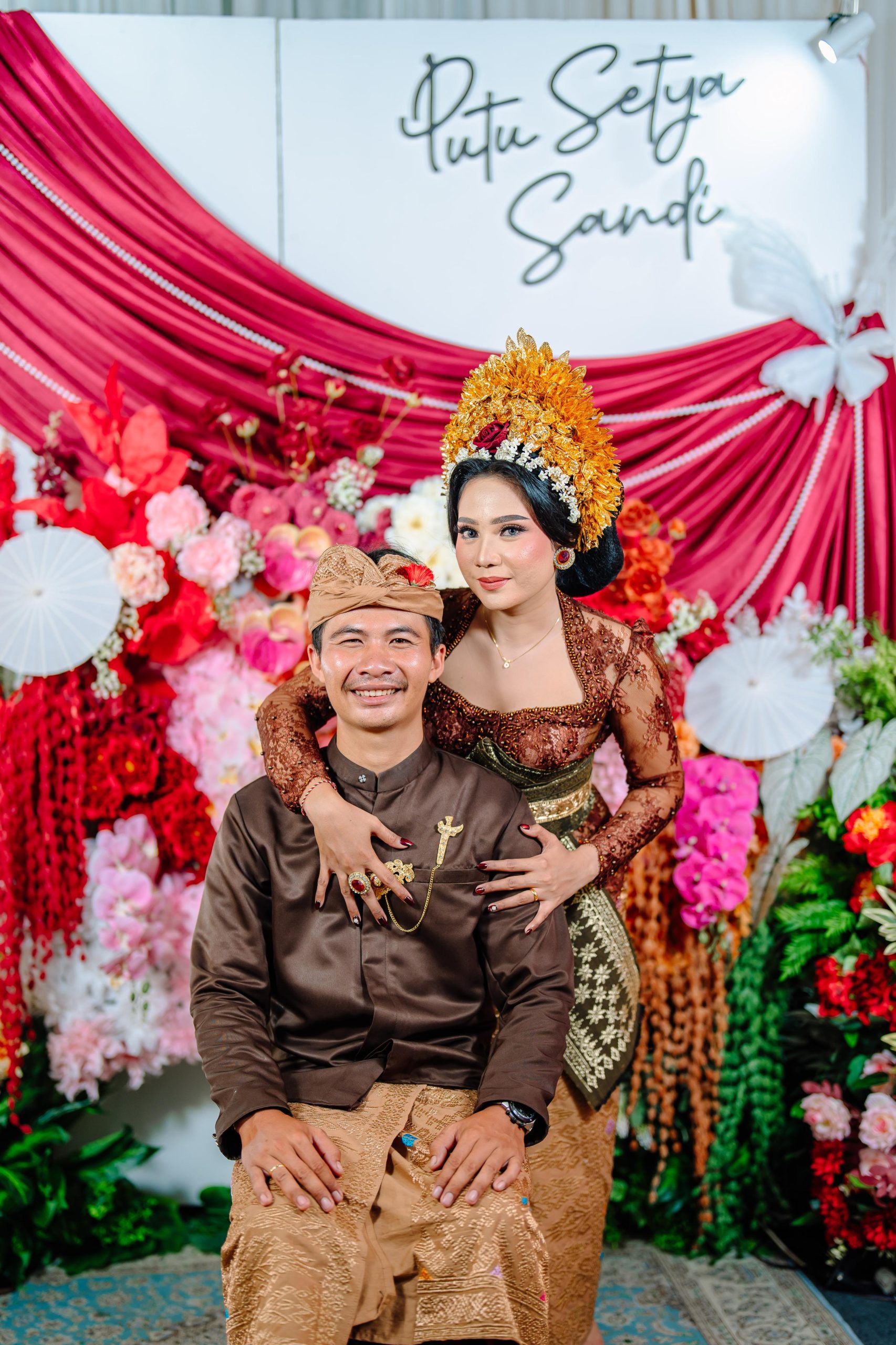Tya & Sandi281225