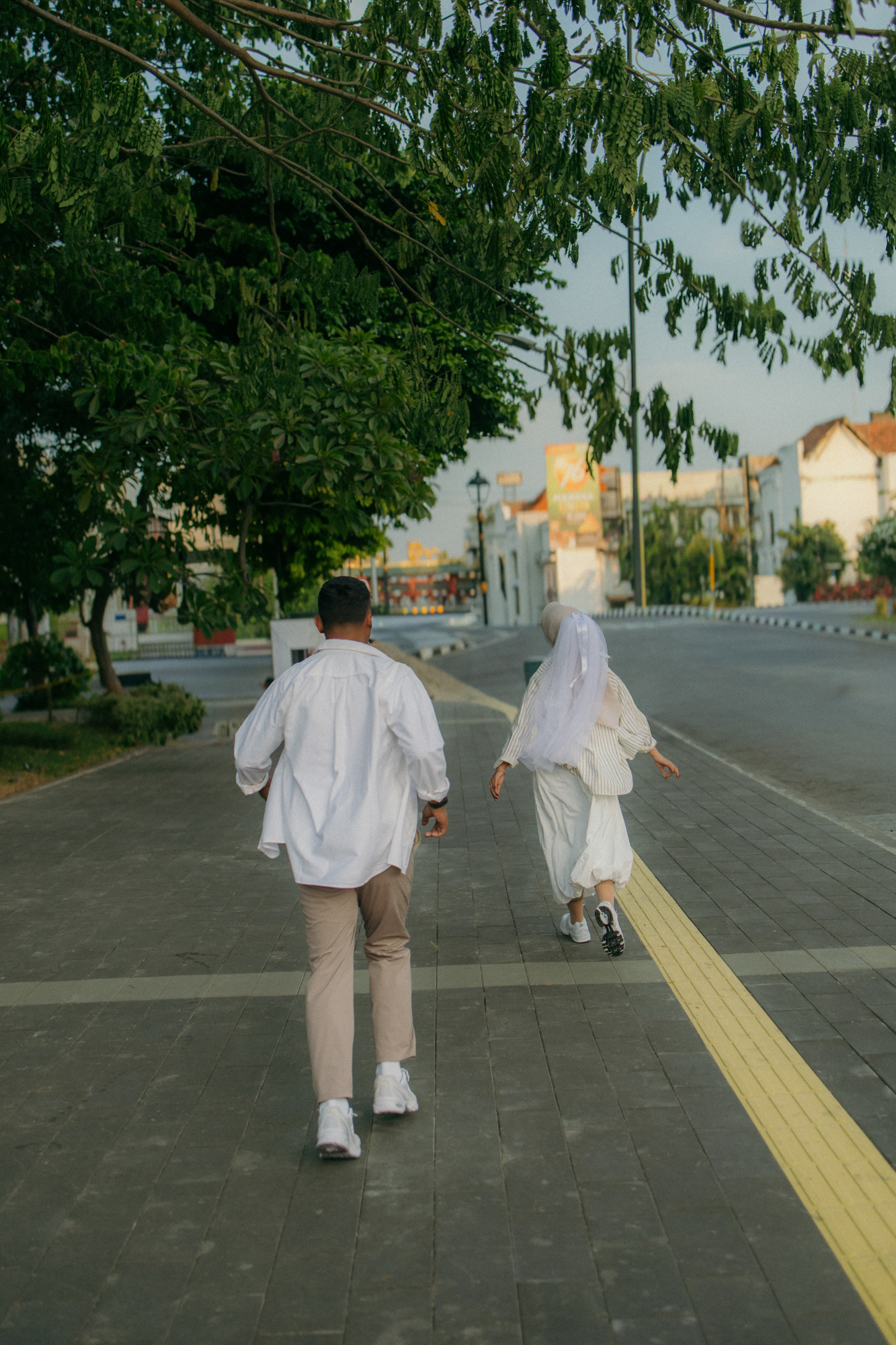 Handy & Lusiana170126