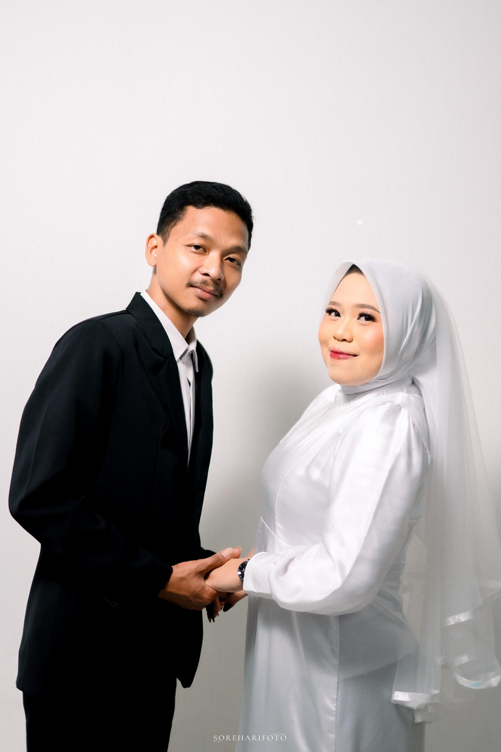 Fatima & Megan290326