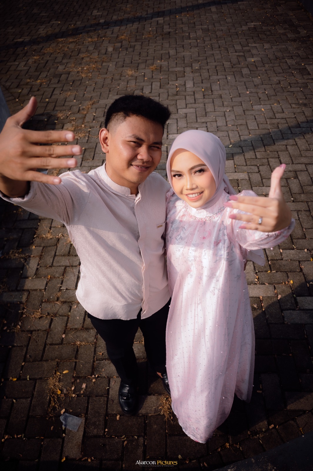 Shevi & Iki300926