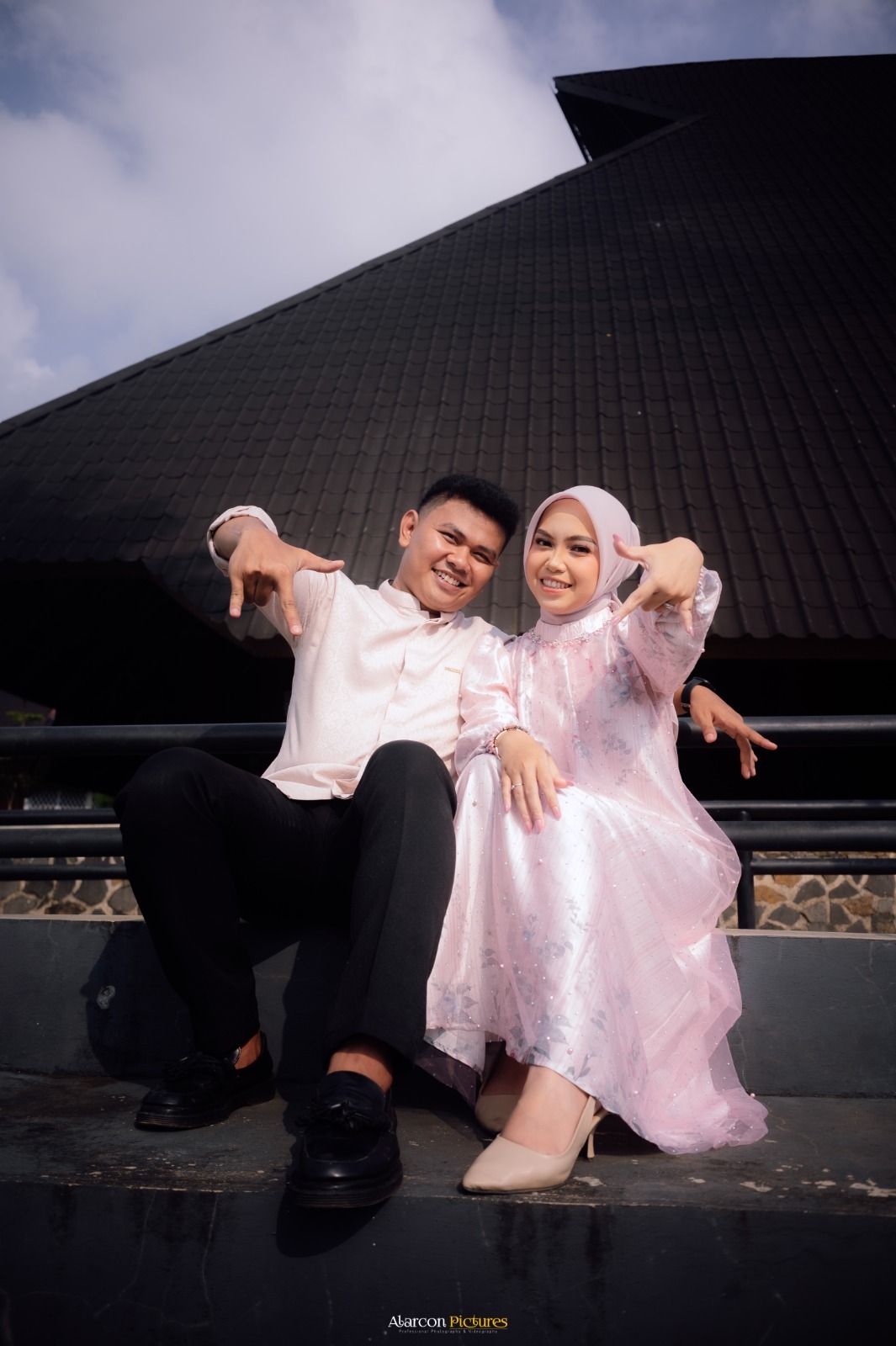 Shevi & Iki300926