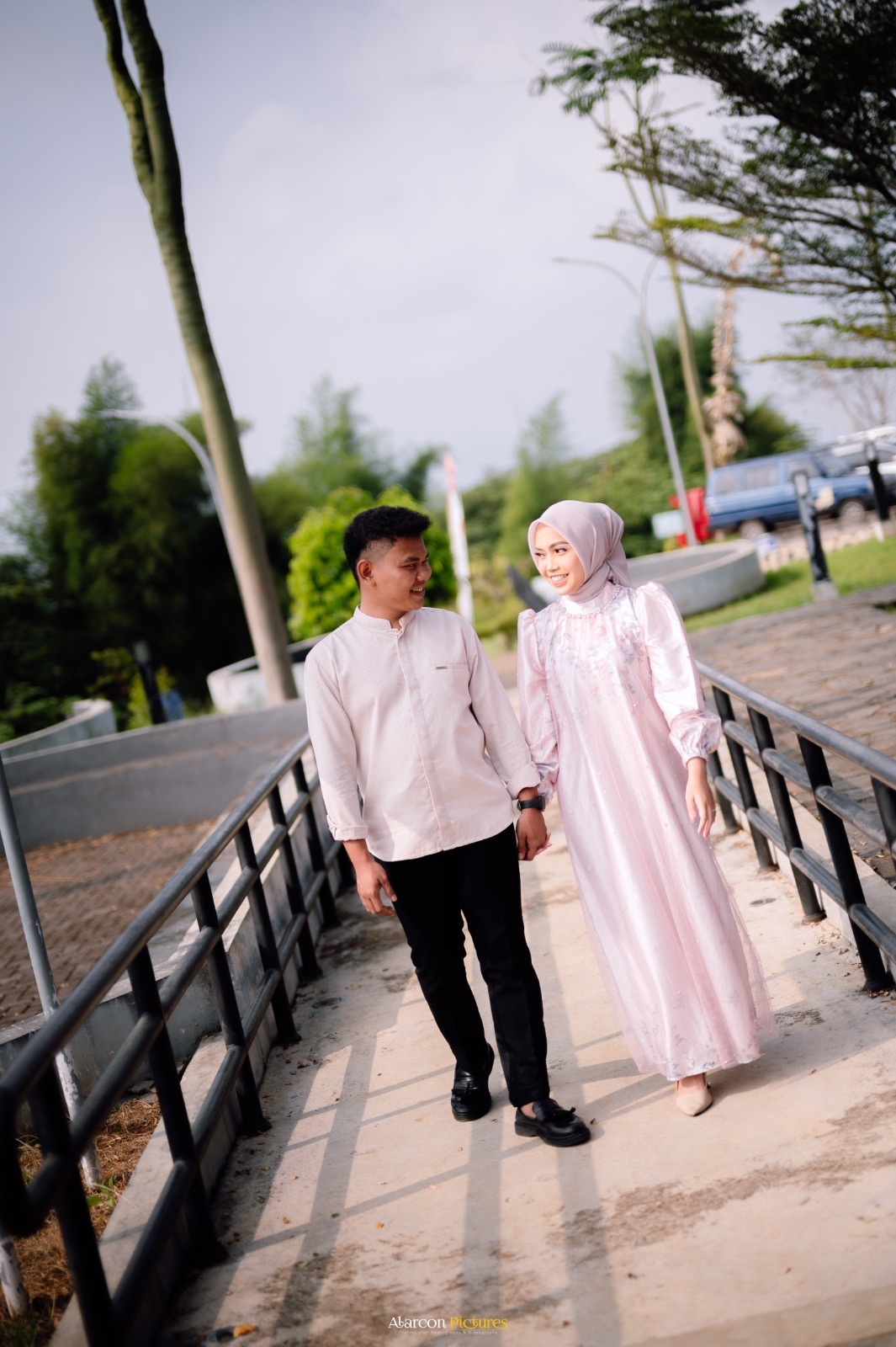 Shevi & Iki300926