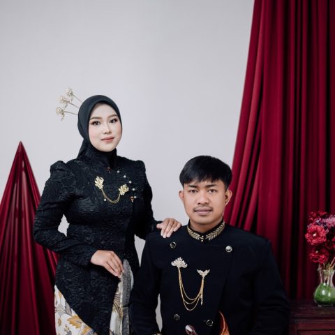 Tiya & Emus 261126