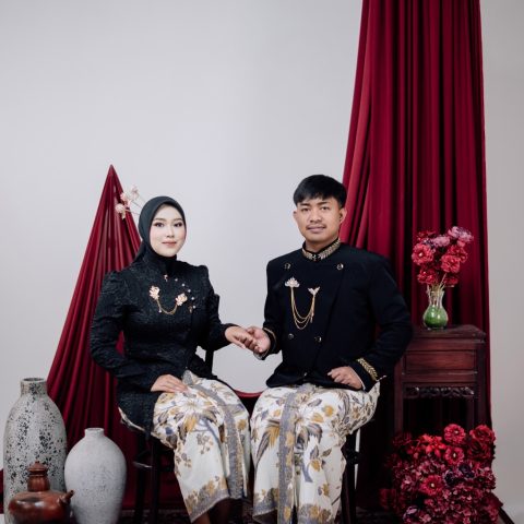 Tiya & Emus 261126